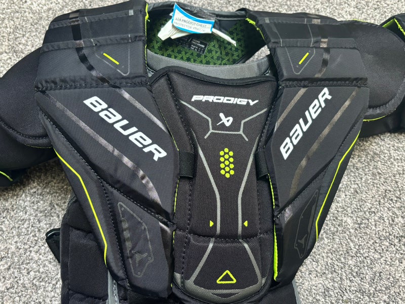 XL Bauer Goalie Chest Protector (Used)