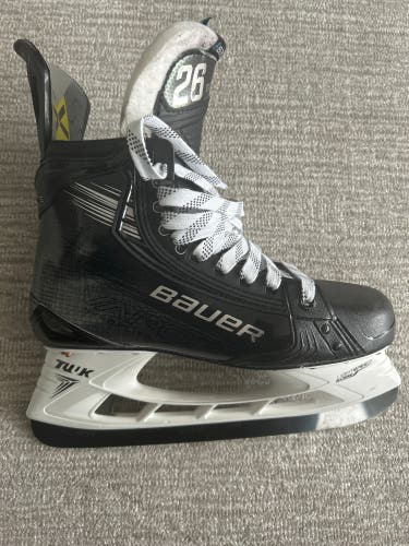 Bauer Vapor Hyperlite 2 Hockey Skates Regular Width Pro Stock 8.5 (Used - Like New)