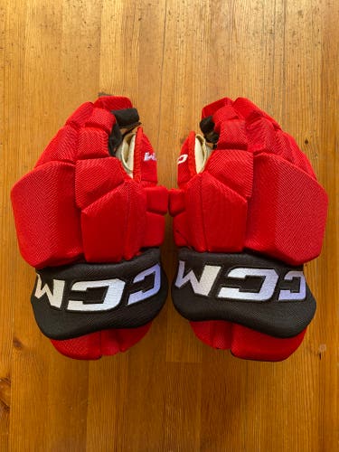 Almost NEW CCM HGTKPP Gloves 13" Pro Stock (Used)