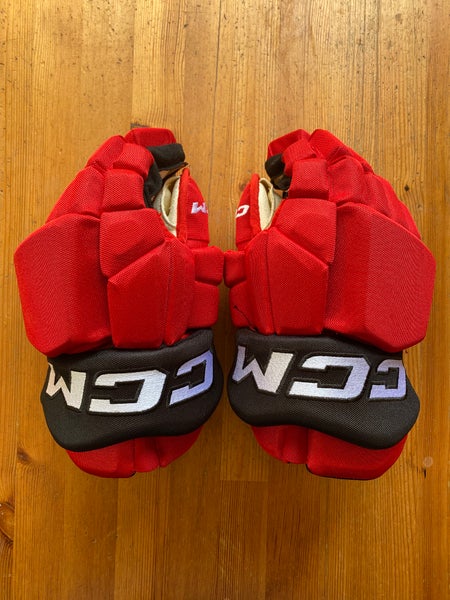 Almost NEW CCM HGTKPP Gloves 13" Pro Stock (Used)