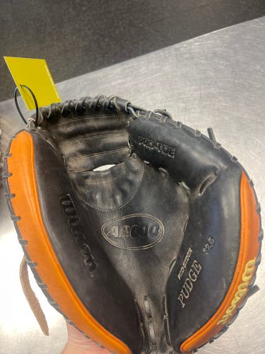 Wilson A2000 RH Catcher's Glove 32.5" (Used)