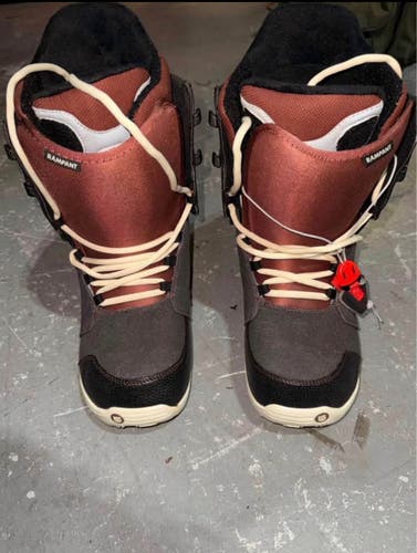 Men's Size M 10.5 (W 11.5) Burton rampant Snowboard Boots Medium Flex Freestyle (New)