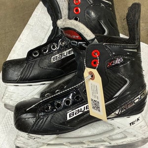 Junior Bauer Vapor X3.5 Hockey Skates Regular Width Size 2.5 (Used)