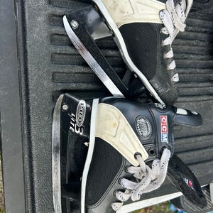 CCM HOCKEY Skates - Tacks 159 Youth