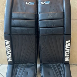 (28" +2) 2020 Vaughn Velocity V9 Goalie Leg Pads (Used)