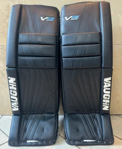 (28" +2) 2020 Vaughn Velocity V9 Goalie Leg Pads (Used)