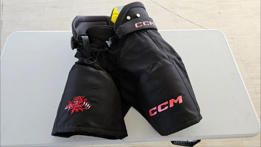 Men's Senior Medium CCM HPTK Hockey Pants Pro Stock (Used)