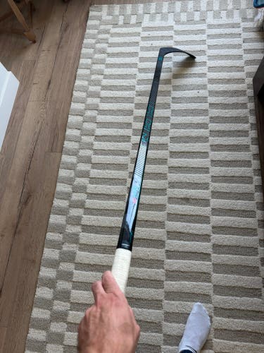 Senior CCM Vizion Left Hand Hockey Stick P29 (Used)