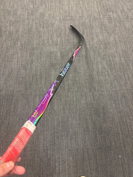 Senior Bauer Vapor FlyLite Right Handed Hockey Stick P90TM Pro Stock (Used)