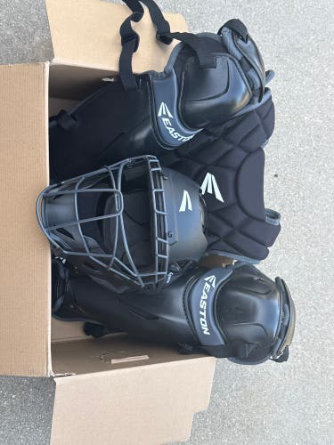 Intermediate Easton Catcher's Combo (New)