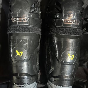 Intermediate Bauer Supreme M3 14" Shin Pads (Used)