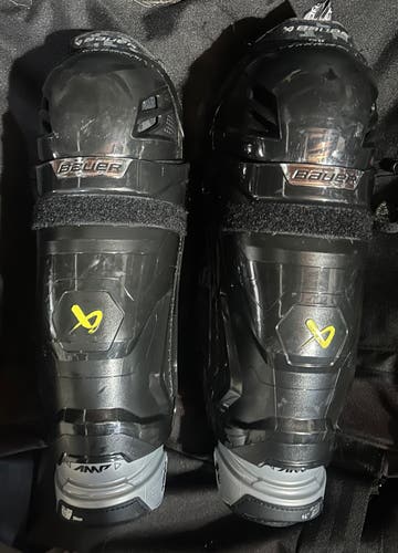 Intermediate Bauer Supreme M3 14" Shin Pads (Used)