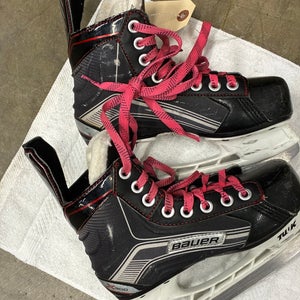 Youth Bauer Vapor X300 Hockey Skates Regular Width 13 (Used)