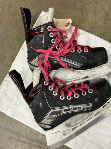 Youth Bauer Vapor X300 Hockey Skates Regular Width 13 (Used)