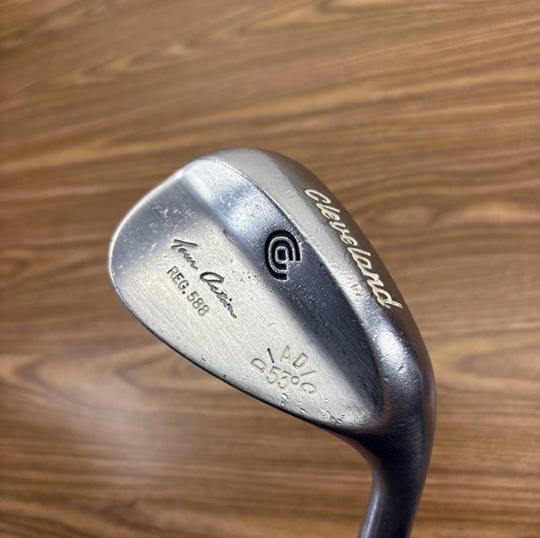 Cleveland Diadic Tour Action Reg 588 Gap Wedge 53 Degree Steel Right Handed 35” (Used)