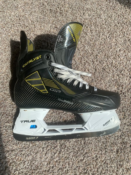 True Catalyst 9 Hockey Skates Regular Width 9 (Used)