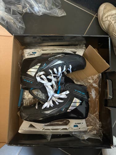 True TF7 Hockey Goalie Skates 8.5 (Used)