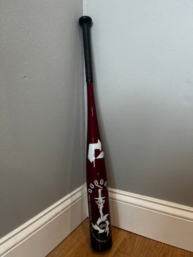 ALMOST NEW 2025 DeMarini Voodoo Alloy USSSA Certified Bat (-8) 22 oz 30"