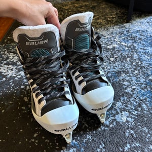 Bauer Reactor 7000 Hockey Goalie Skates Size 2.5 (Used)