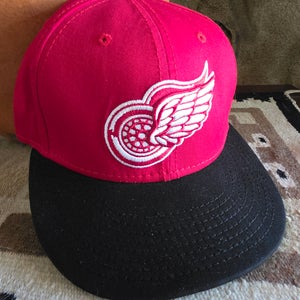 Detroit Red Wings Hockey New Era 9Fifty Red / Black Bill Hat Cap NEW