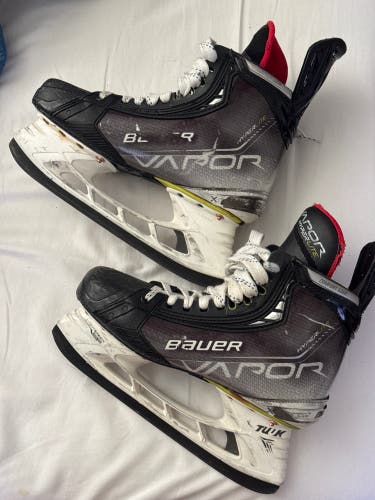 Bauer Vapor Hyperlite Hockey Skates 7.5 (Used)