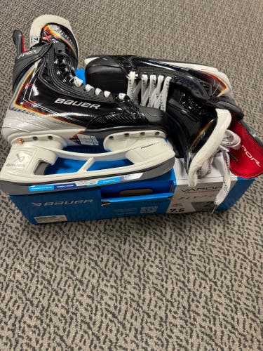 2025 Bauer Vapor FLYPRO Hockey Skates 7.5 (New) fit 2