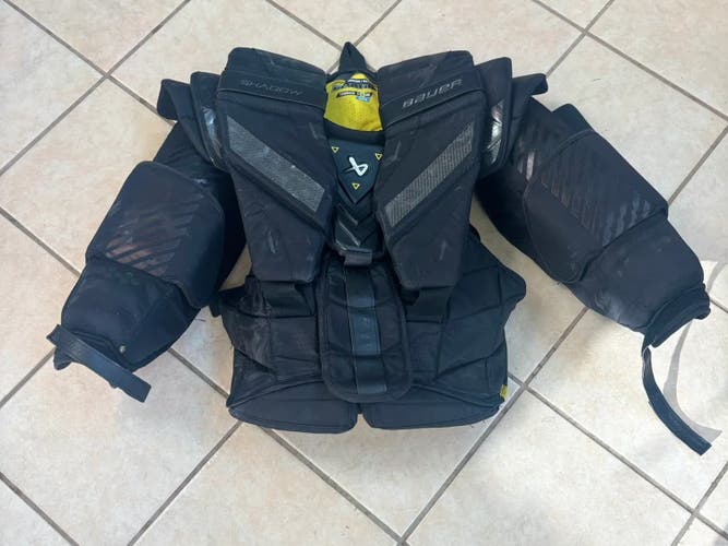 Medium Bauer Shadow Goalie Chest Protector (Used)