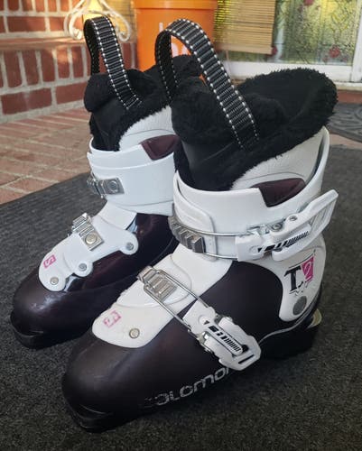 KIDS YOUTH 19.5 GIRLS Salomon T2 Ski Boots (YOUTH 1- 1.5) *USED* NEW SOLES -WASHED 240mm