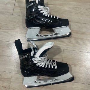 2025 CCM AS-550 Hockey Skates Regular Width 7 (New)