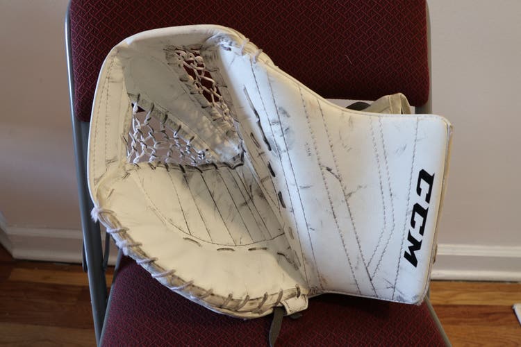 CCM Extreme Flex II 760 Full Right Glove & CCM EFlex 400 Full Right Blocker (Used)