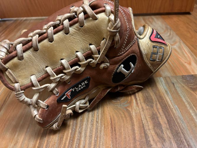 Louisville Slugger Pro Flare LH Outfield Baseball Glove 12.75" (Used)
