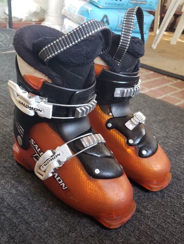 KIDS 18.5 Salomon T2 Ski Boots (CHILDS 12-12.5) *USED* NEW REAR HEELS*WASHED 240mm