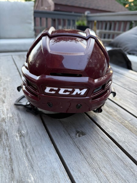 Medium CCM Tacks 910 Helmet (Used) Maroon M