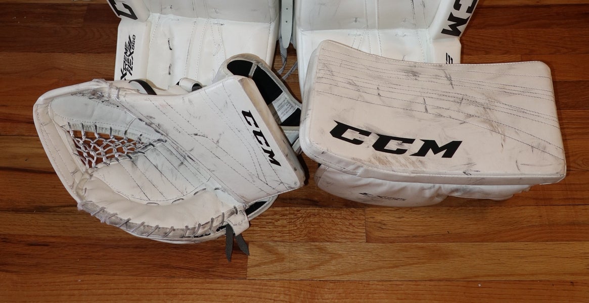 CCM Extreme Flex II 760 Full Right Glove & CCM EFlex 400 Full Right Blocker (Used)