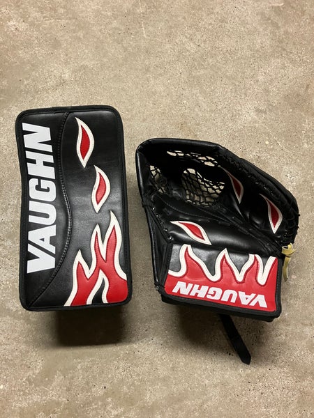 Vaughn Velocity V2 Goalie Gloves Sr. Flames