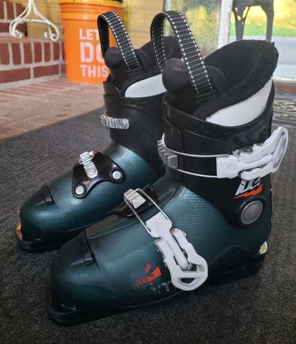 KIDS YOUTH 2 Salomon T2 Ski Boots (20.0 Mondo) *USED* NEW TOE SOLES *WASHED 245mm