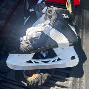 CCM Tacks XF 652 Hockey Skates Regular Width 9 (Used)