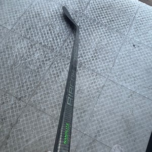 Junior CCM RibCor Trigger 6 Pro Left Hand Hockey Stick 40 Flex P28 (Rarely Used) (Great Condition)