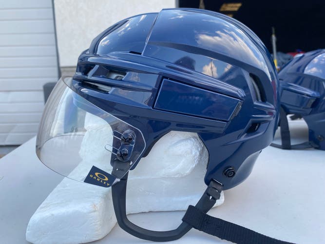 CCM TACKS 910 Pro Stock Hockey Helmet Visor Combo Small BLUES 4578