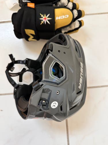 Medium Bauer Re-Akt 155 Helmet (New)