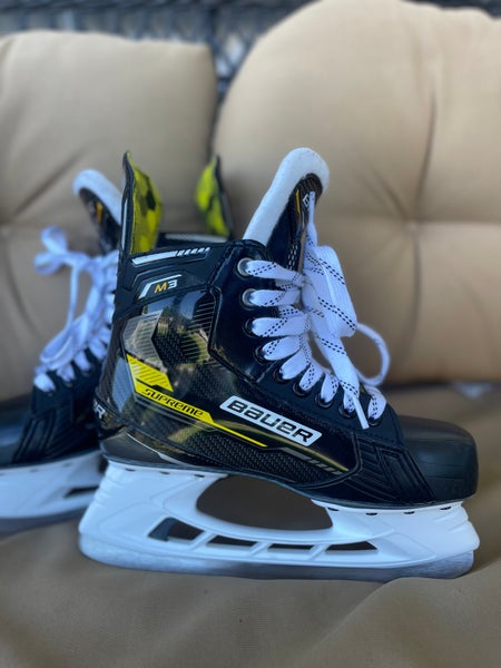 Bauer Supreme M3 Hockey Skates Regular Width Size 5 (New)