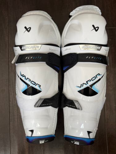 New Bauer Vapor Flylite 14" Shin Pads