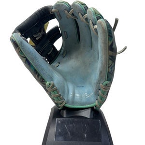 Used Rawlings REV204-32V8 BB/SB Glove RH Throw Black And Carolina Blue 11 1/2" 11835-S000198169