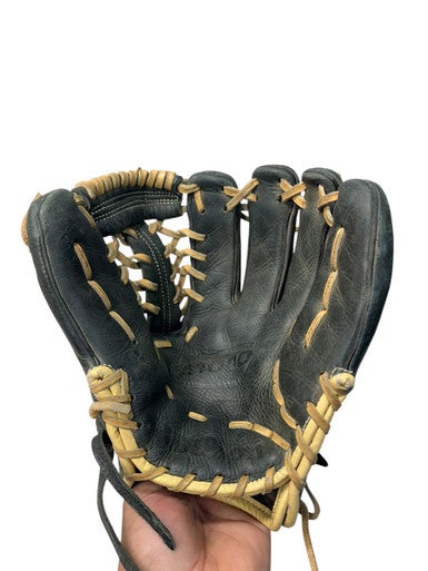 Used Wilson A100 BB/SB Glove RH Throw Black 11 1/2" 11835-S000198229