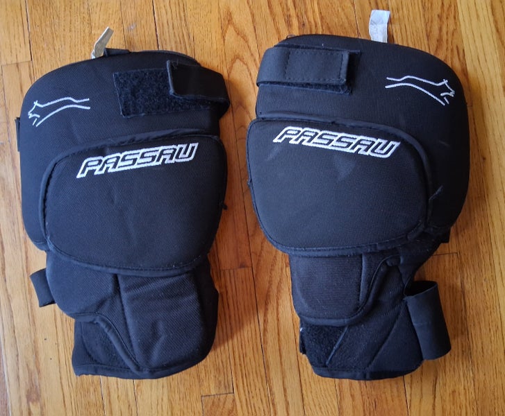 Passau Pro Hockey Goalie Pads Senior S/M (Used)