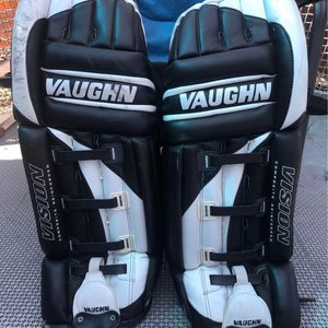 32" Vaughn Vintage Goalie Leg Pads (Used)