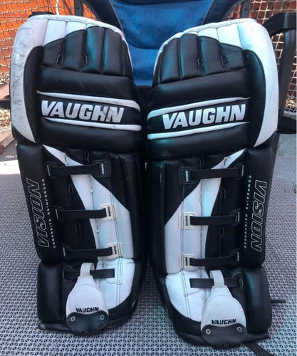 32" Vaughn Vintage Goalie Leg Pads (Used)