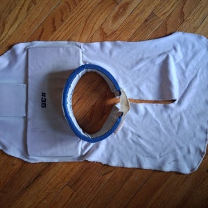 Maltese SR hockey goalie pro neck guard Used)