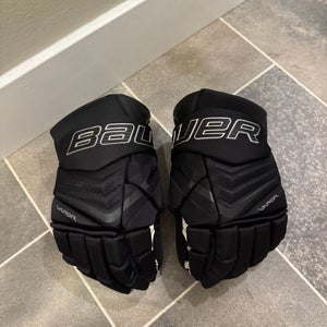 Bauer Vapor Flylite Senior Player Gloves 13" (New)