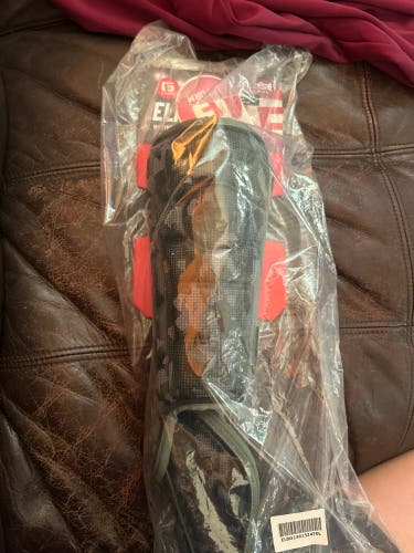(New)brand new sick camo leg guard left handed batter